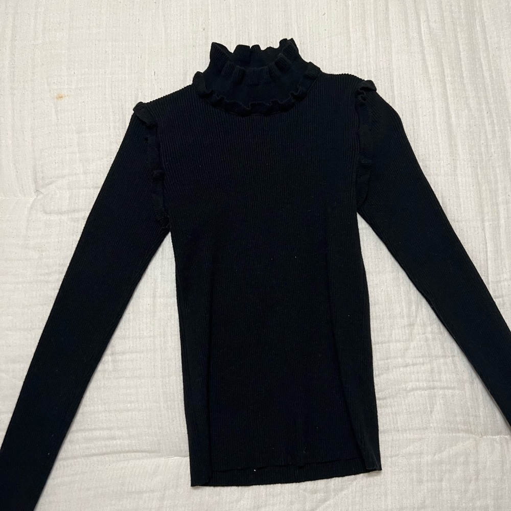 Black pink lily ribbed top